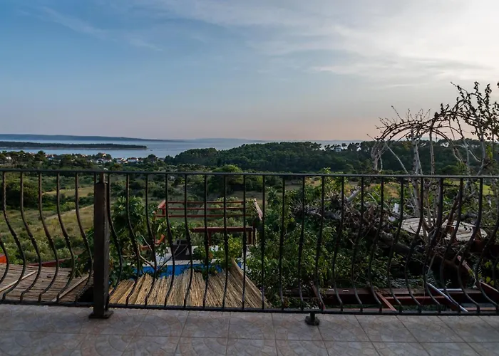 Family Friendly House With A Swimming Pool Banjol, Rab - 23127 Casa vacanze
