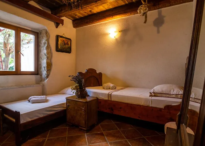 Casa vacanze Family Friendly House With A Swimming Pool Banjol, Rab - 23127