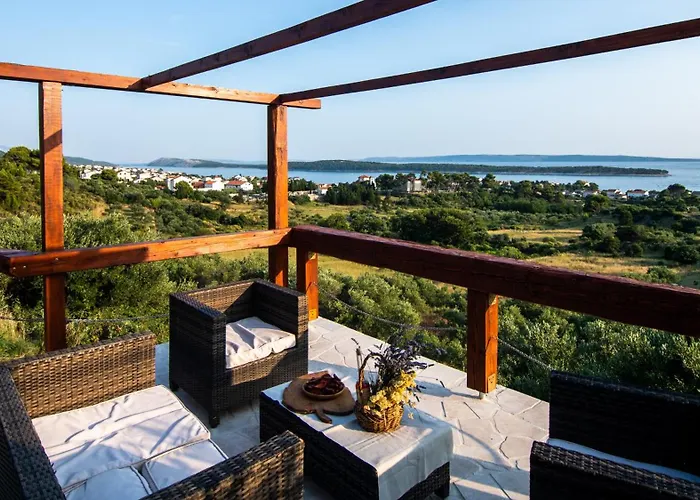 Family Friendly House With A Swimming Pool Banjol, Rab - 23127 Casa vacanze *