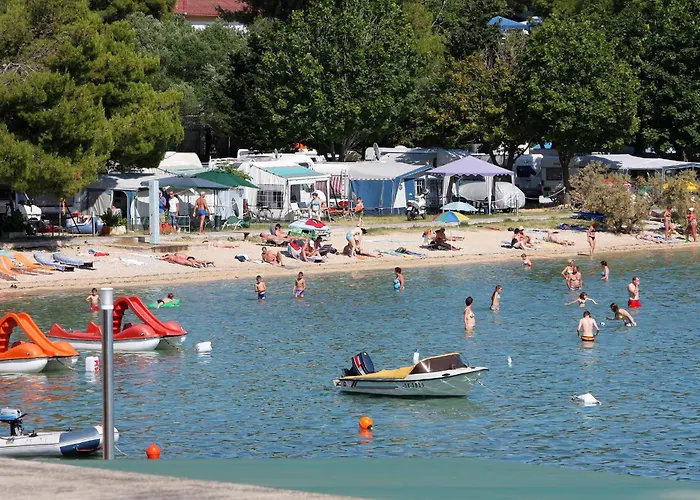 Family Friendly House With A Swimming Pool Banjol, Rab - 23127 Casa vacanze Rab Town