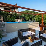 Family Friendly House With A Swimming Pool Banjol, Rab - 23127 *
