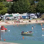 Family Friendly House With A Swimming Pool Banjol, Rab - 23127 Case de vacanță Rab Town